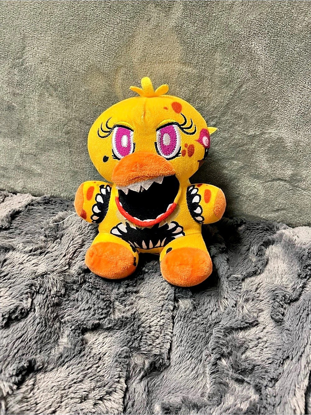 FNAF Chica Plush Five Nights at Freddy’s 2016 Scott Cawthon Yellow